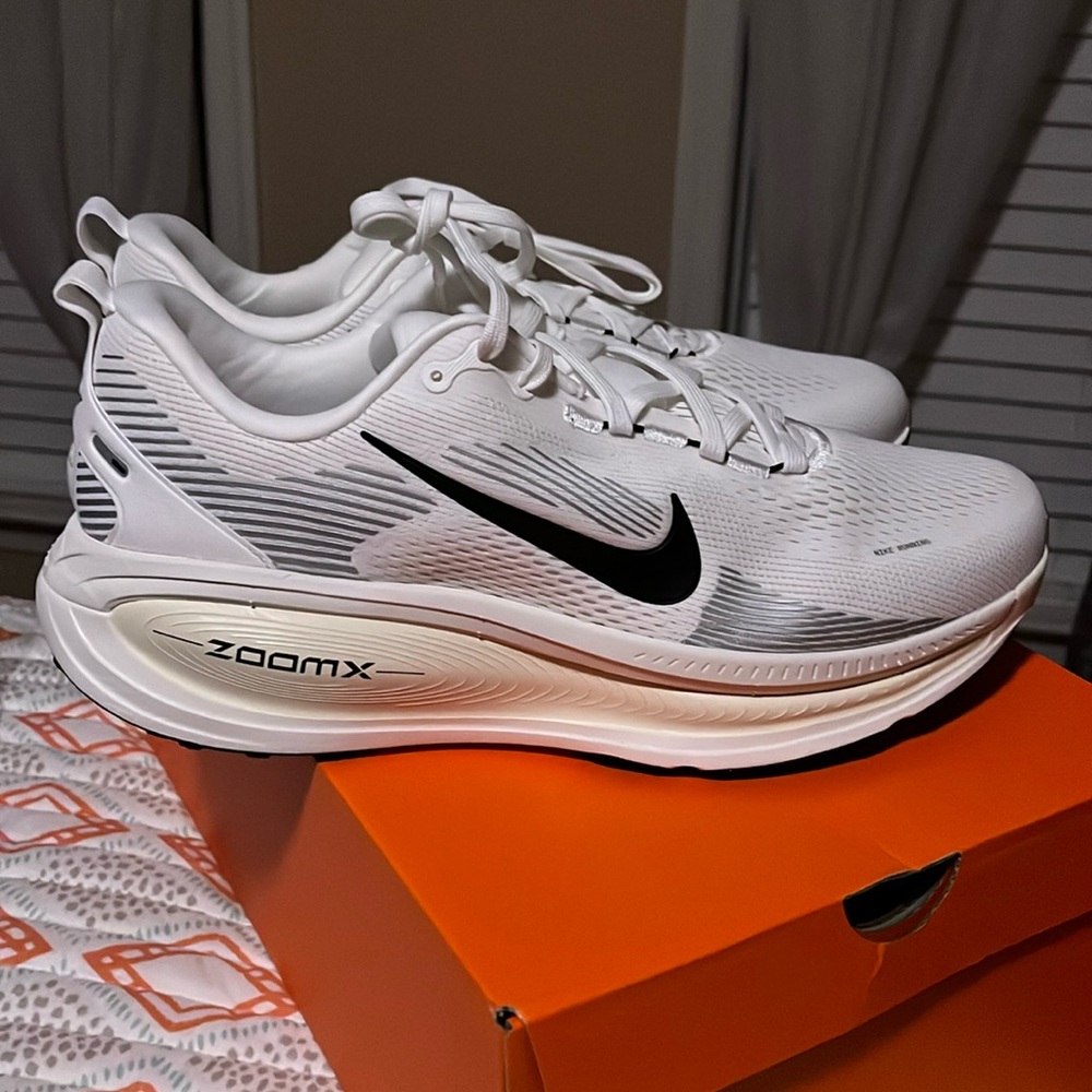 Nike Zoom Vomero 18 Men's size 12.5 HM6803 Running Shoes